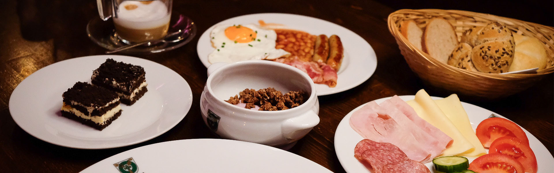 hotel buffet breakfast